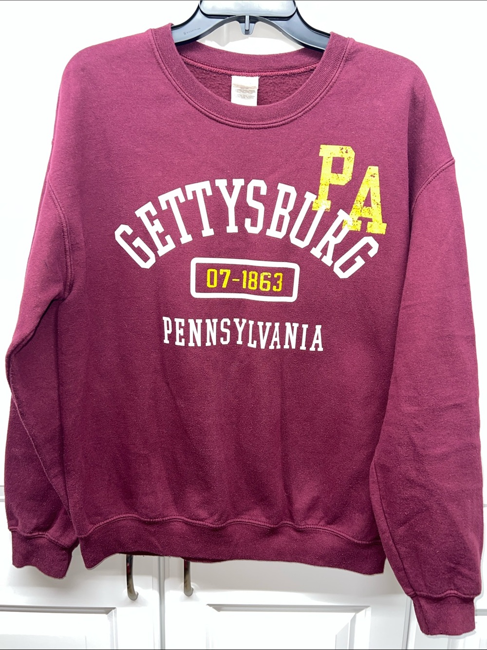 Gildan Heavy Blend Gettysburg PA Crewneck Sweatshirt Maroon Medium